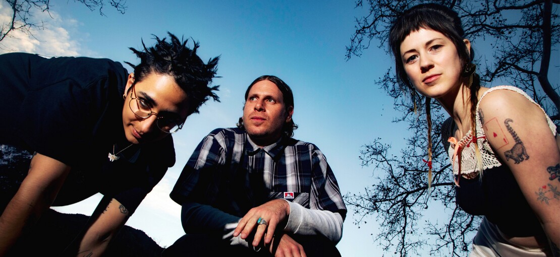 Obrázek k článku ZA OBZOREM: Indierocková kapela Sour Widows maskuje prosbu o lásku jako kletbu #58
