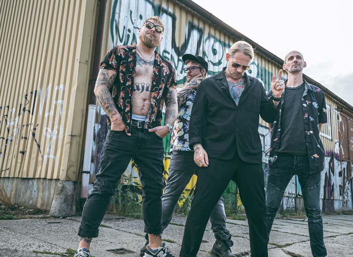 Sametově jedovatý debut Reflections of Karma táhne po irské whiskey