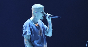 Náhledový obrázek k článku GLOSA: Vášně kolem Justina Biebera. Nechal si zaplatit miliony a pak pouštěl písničky z Youtube