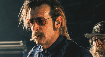 Náhledový obrázek k článku „Největší ukázka lásky,” vzpomíná zpěvák, jak v Bataclanu lidi skákali do cesty kulkám