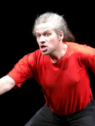 Náhledový obrázek k článku Festival MikuLOVE sází na „nepopulární“ scénu. Láká i na fyzické básnictví Petra Váši