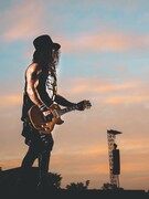 Náhledový obrázek k článku Video: Guns N’Roses jsou zpět. Odehráli první koncert od začátku pandemie