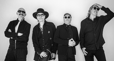 Náhledový obrázek k článku Superskupina Beat oživí King Crimson. Přijede s ní i kytarový mág Steve Vai