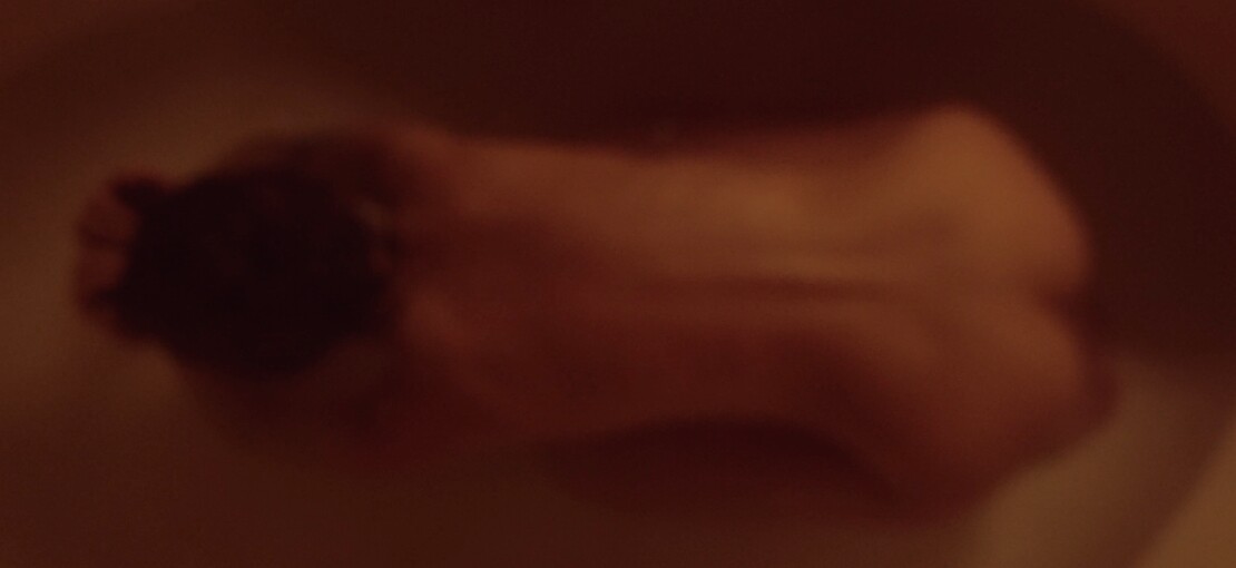 Obrázek k článku „Nahé tělo, voda, pěna, pára.“ Dámská kapela Kráľová překvapuje tématy i odvahou