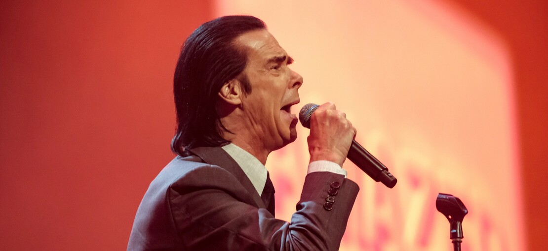 Obrázek k článku Zdivočelý bůh Nick Cave. Noty vole po stopách génia, kazatele i truchlícího otce