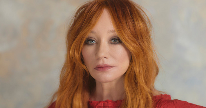 Náhledový obrázek k článku RECENZE: Tori Amos bojuje s draky. Klavírem se staví proti šovinistickým ještěrům