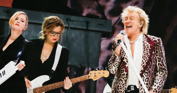 Náhledový obrázek k článku „Pěkně jste to tomu mizerovi natřel!“ Rod Stewart gratuloval Karlovi III., jak sepsul Trumpa