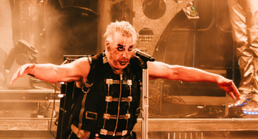 Náhledový obrázek k článku Rammstein pouze pro dospělé. V nejdrsnějším klipu své kariéry „všechno hráli sami“