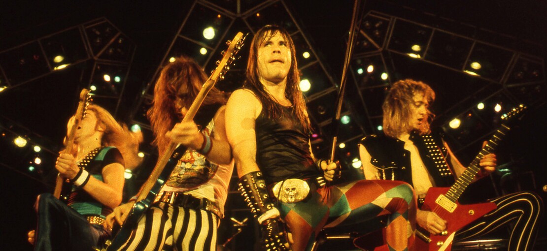 Obrázek k článku RECENZE: Iron Maiden ukazují rány jen na povrchu. Nový film je zábavná oslava mýtu