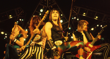 Náhledový obrázek k článku RECENZE: Iron Maiden ukazují rány jen na povrchu. Nový film je zábavná oslava mýtu