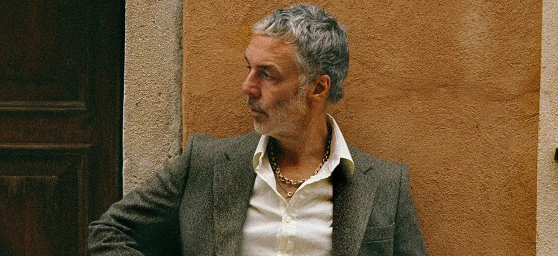 Obrázek k článku Baxter Dury rozkládá publikum na prvočinitele. Do Prahy míří se silnou deskou