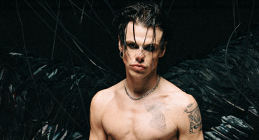 Náhledový obrázek k článku Yungblud v Česku pouští kořeny sedm let. Vyrostl z toho Bludfest