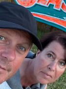 Náhledový obrázek k článku Petr Dvořák a Míla Dubská: Život po televizi. Rokenrol, Glasto a Lennon v galerii (218)