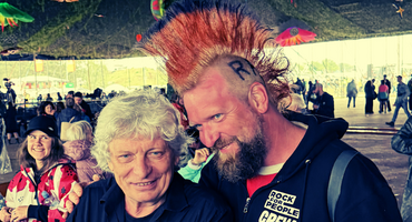 Náhledový obrázek k článku Jiří Pavlica: Rock for People byl zážitek. Jakou má ten moshpit symboliku?