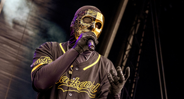 Náhledový obrázek k článku Černá, zlatá nu-metal! Maskovaní Blackgold šli na Rock for People ve stopách Limp Bizkit
