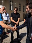 Náhledový obrázek k článku Keanu Reeves šel před koncertem Dogstar na pivo s Petrem Pavlem