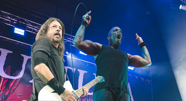 Náhledový obrázek k článku Dave Grohl řádil se Sepulturou. Kapela oznámila termín posledního sbohem