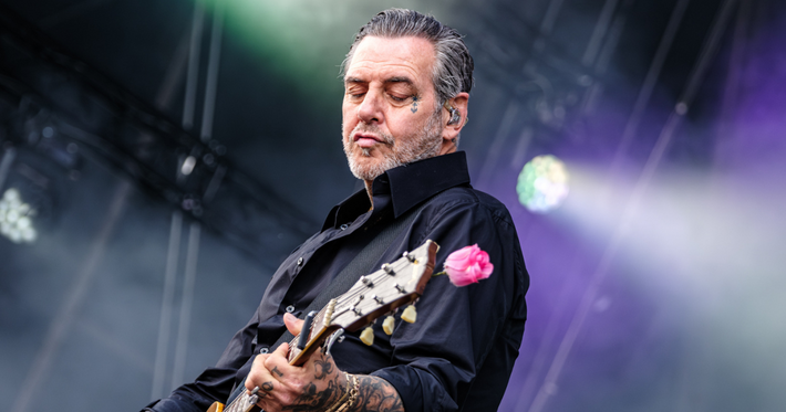 Náhledový obrázek k článku „Zbavte se  Trumpa!“ Tajemná čísla 8647 dala legendám Social Distortion na RFP osten