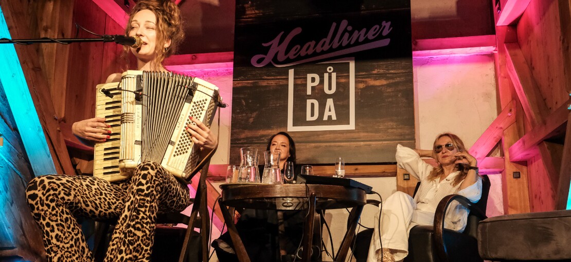 Obrázek k článku Headliner půda: „Ženský jsou základ hudební branže. Bez nás byste byli vyřízení“