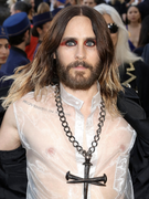 Náhledový obrázek k článku Zpěvák a herec Jared Leto čelí obvinění z násilného chování k ženám. Promluvily v dokumentu BBC
