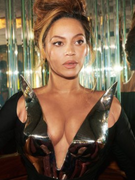 Náhledový obrázek k článku GLOSA: Smyslná Beyoncé dává sbohem country. Přízeň fanoušků si získává v bikinách