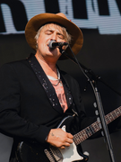 Náhledový obrázek k článku GLOSA: Choďte na kytarovky. The Libertines na Colours přemohli divoženku i lovkyni démonů