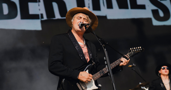 Náhledový obrázek k článku GLOSA: Choďte na kytarovky. The Libertines na Colours přemohli divoženku i lovkyni démonů
