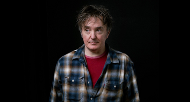 Náhledový obrázek k článku Zombíci, jazz a nálož humoru na rozdávání. Do Prahy se vrátí komik Dylan Moran