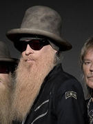 Náhledový obrázek k článku SPECIÁL: ZZ Top jsou top! Dva vousáči, jeden Vous a sup na pódiu