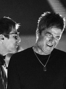 Náhledový obrázek k článku GLOSA: Hněv zůstal doma. Oasis v dokumentu zůstali vtipnými burany