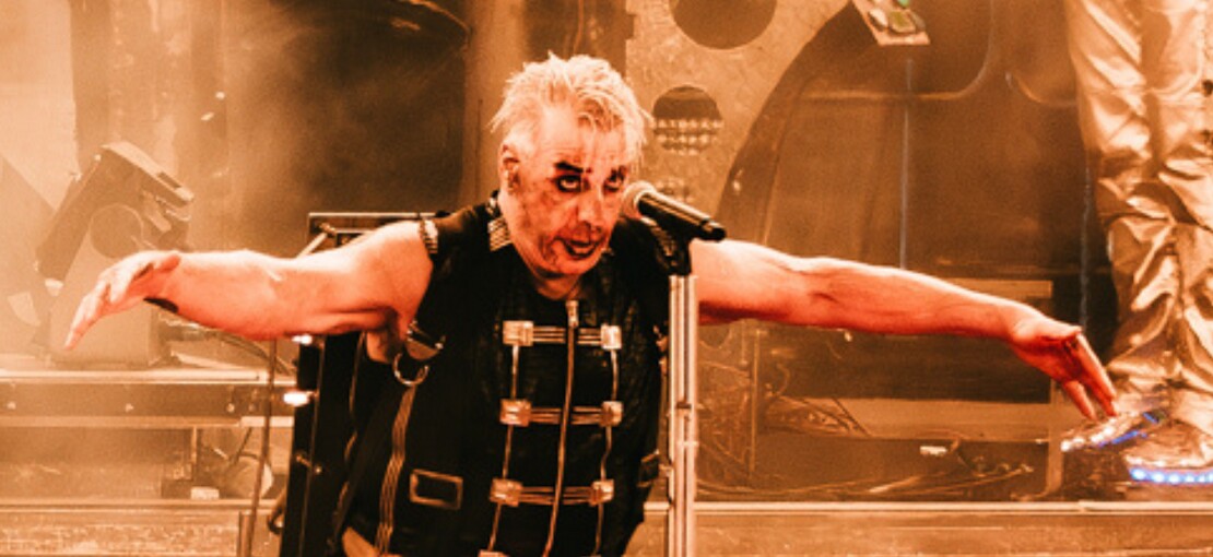 Obrázek k článku Rammstein se v Mexiku utrhli ze řetězu. Pompézní show vezlo sedm boeingů