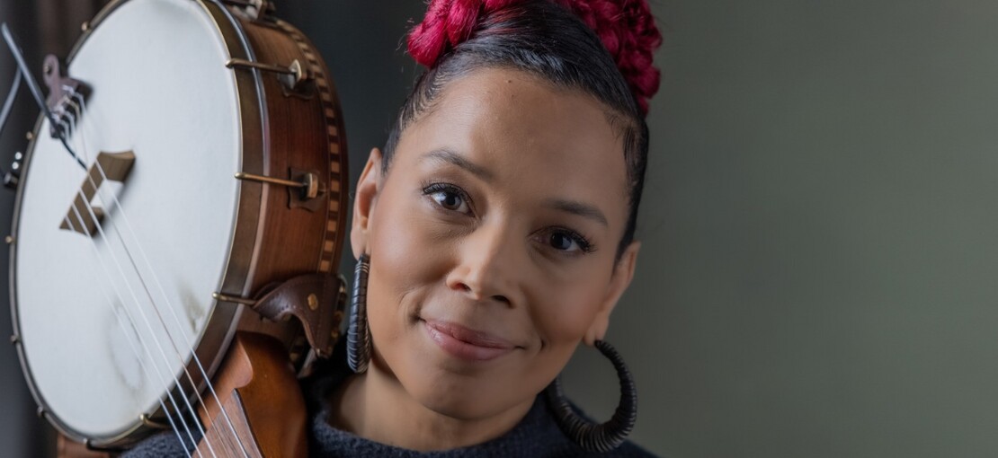 Obrázek k článku „Máte větší moc, než si myslíte,“ vzkazuje hudebnice Rhiannon Giddens