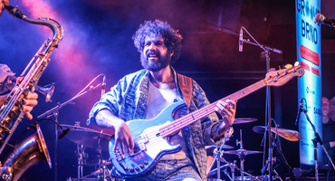 Náhledový obrázek k článku NAŽIVO: Čtyři struny ovládly Brno. S Vincenem Garcíou čas krásně letí