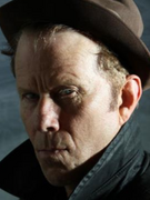 Náhledový obrázek k článku GLOSA: Massive Attack proti brutalitě. Do boje vytáhli nasupeného Toma Waitse