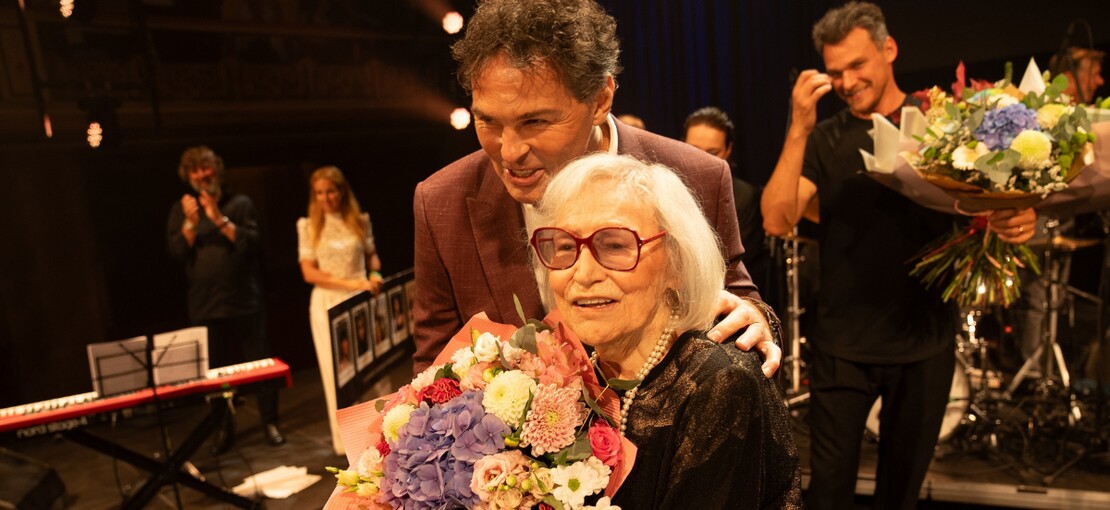 Obrázek k článku GLOSA: To byla pocta! Ať Marta Kubišová dál zůstává s touto krajinou...