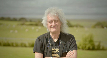 Náhledový obrázek k článku „Píšeme novou hudbu“. Brian May napíná fanoušky Queen