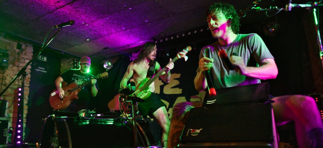 Obrázek k článku OBRAZEM: Když metal potká Irsko. The Scratch mají energii hospodské rvačky