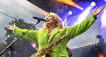 Náhledový obrázek k článku NAŽIVO: Dirty Loops složili hymnu Groove Brno, Candy Dulfer tančila mezi diváky
