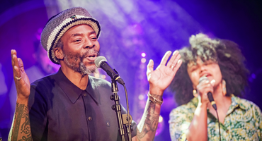 Náhledový obrázek k článku NAŽIVO: Překvapení plno. S Donovanem Kingjayem se do reggae rozhoupali i New Order