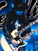 Náhledový obrázek k článku Květnový Headliner s Robertem Kodymem a Miley Cyrus je zdarma v aplikaci