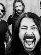Náhledový obrázek k článku GLOSA: Foo Fighters překvapili fanoušky. Spekuluje se, kdo je tajemný nový bubeník