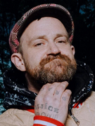 Náhledový obrázek k článku NAŽIVO: Prago Union zaplavili Riegrovy sady vodopády slov. Hráli i „pro všechny flinky a floutky“