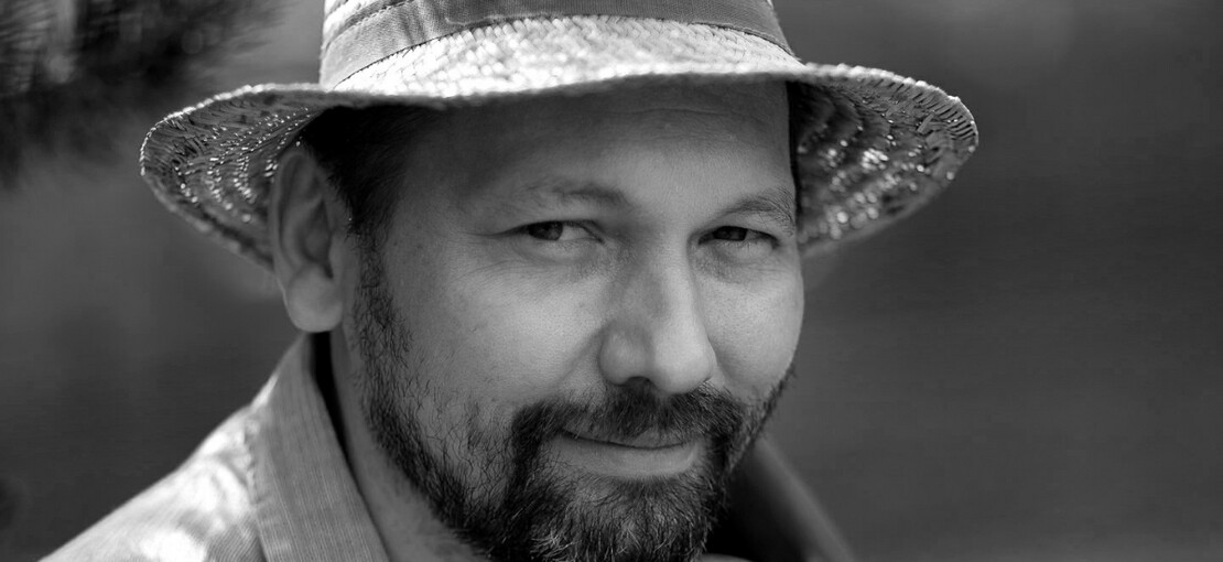 Obrázek k článku Příběhy hlubin jednoho tónu. Mistr australského didgeridoo křtí nové album