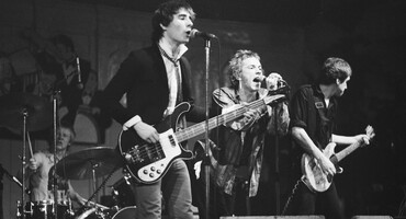 Náhledový obrázek k článku První koncert Sex Pistols skončil před padesáti lety legendární bitkou