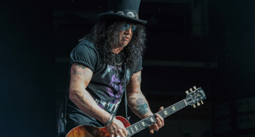 Náhledový obrázek k článku Večírek snů: Slash, Eddie Vedder, Anthony Kiedis či Bruno Mars se sešli v superkapele