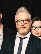 Náhledový obrázek k článku „Tři týdny v kómatu a tři operace mozku.“ Dave King z Flogging Molly popsal boj o život