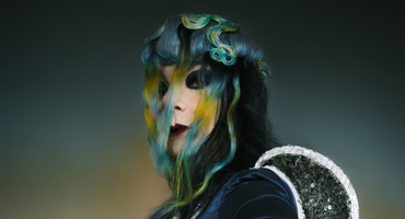 Náhledový obrázek k článku Milostné vyznání Zemi? Björk do Prahy přiveze velkolepě podivuhodnou show