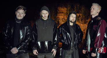 Náhledový obrázek k článku PREMIÉRA: Fall From Everest balancují na skalní římse. Zažívají bouři i nicotu