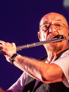 Náhledový obrázek k článku NAŽIVO: Až příliš klidní Jethro Tull. Ian Anderson se toulal historií