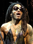 Náhledový obrázek k článku NAŽIVO: Sbory selhávaly, ale lásky bylo dost. Lenny Kravitz vládl zpěvem i tělem